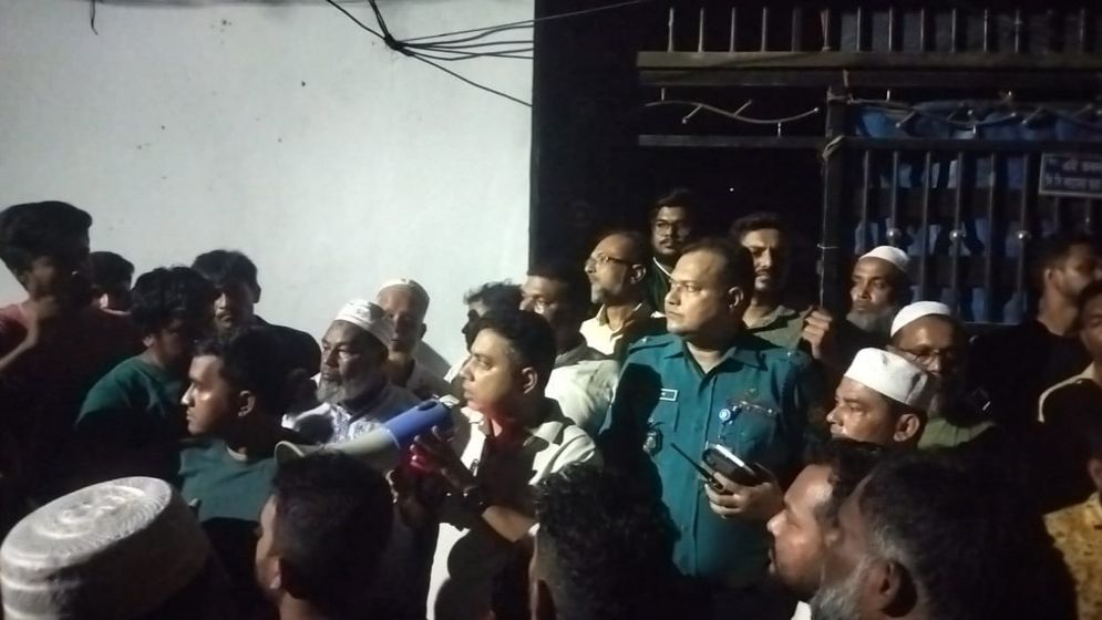ডেমরায় এলাকাবাসীর ওপর পুলিশ লাইনের সদস্যদের হামলার অভিযোগ