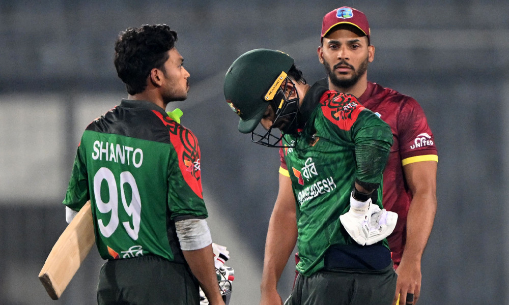 সুপার ওভারে সিরিজ বাঁচাল ওয়েস্ট ইন্ডিজ