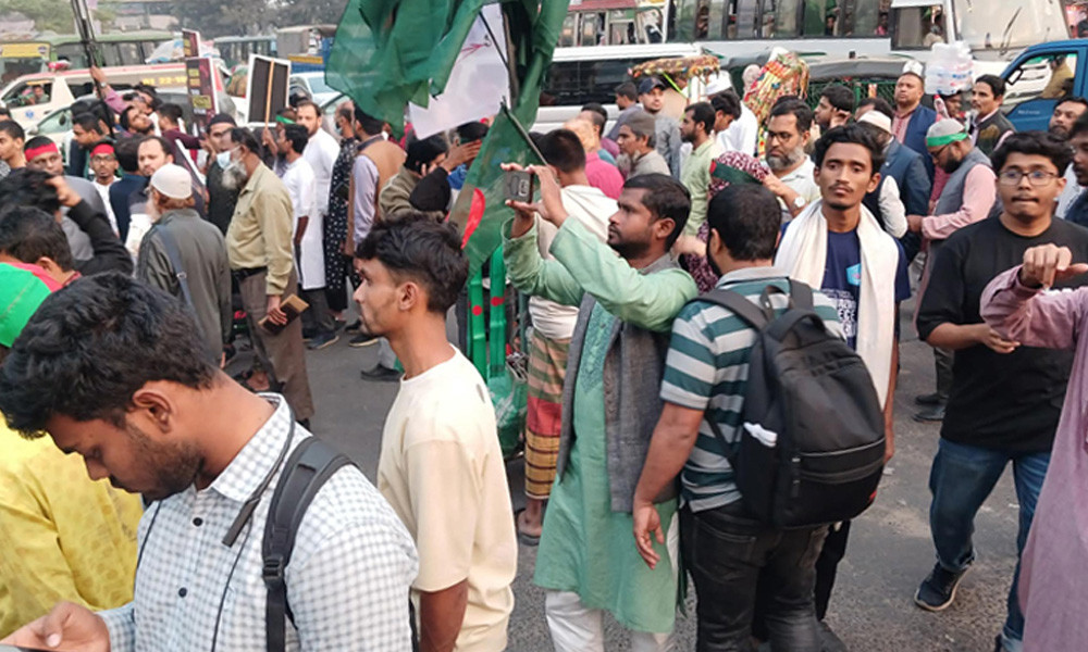 শাহবাগ ছাড়লেন জুলাই ঐক্যের নেতাকর্মীরা