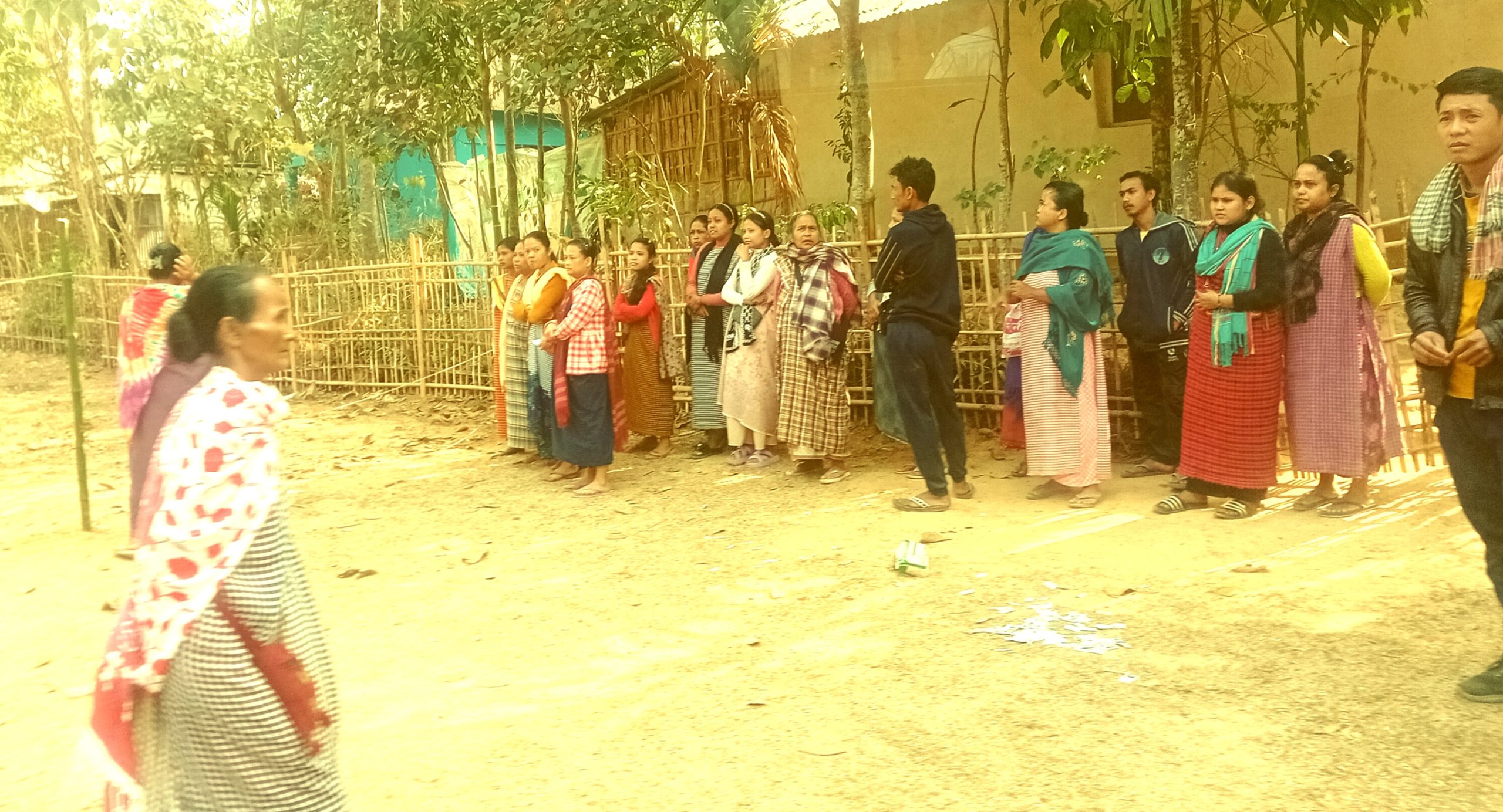 উৎসবমুখর পরিবেশে ভোটগ্রহণ সম্পন্ন